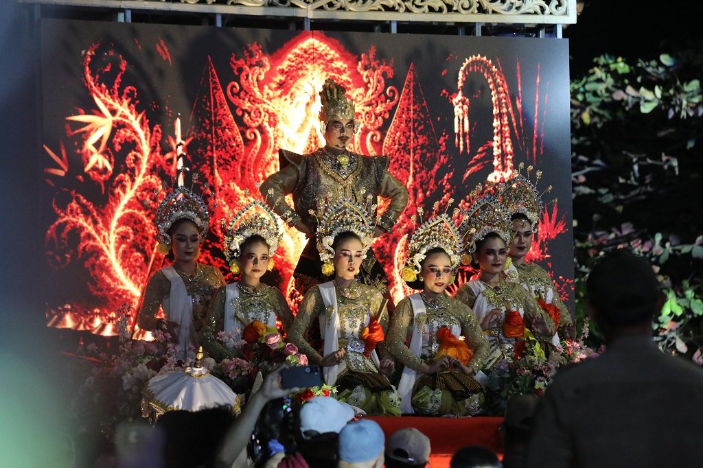 Unjuk Seni Tradisi dan Kreativitas, 32 Kontingen Pukau Warga di Lumajang Carnival 2026