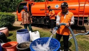 Atasi Krisis Air Bersih, BPBD Lumajang Salurkan Air untuk 14.809 Warga di 12 Desa Terdampak