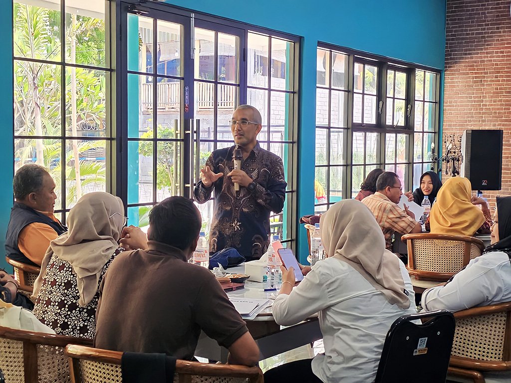 Bantu Koperasi Desa Petakan Pasar, IPB University dan Diskoperindag Lumajang Bekali KDMP Rencana Bisnis 90 Hari