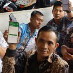 Tingkatkan Produksi Susu, FKH UNAIR Kenalkan Aplikasi DairyTrack pada Peternak Sapi Perah di Lumajang