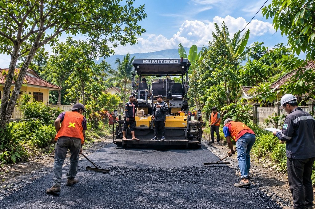 Perbaikan Jalan Lumajang Dikebut, Anggaran Rp40–60 Miliar per Tahun dan Alat Baru Disiapkan