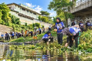 Sungai Kali Asem Lumajang Dibersihkan, Bupati Minta Warga Hentikan Kebiasaan Buang Sampah